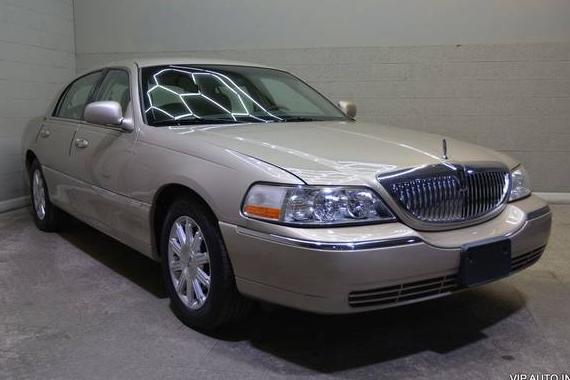 LINCOLN TOWN CAR 2010 2LNBL8CV6AX750667 image LINCOLN TOWN CAR 2010 2LNBL8CV6AX750667 image
